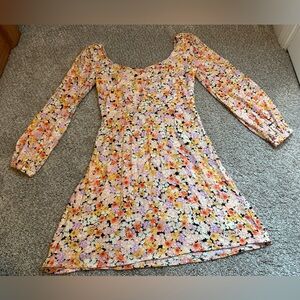 Billabong Floral Dress- Size XS- Flower Pattern with Faux Buttons